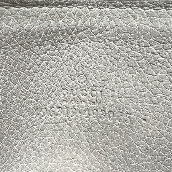 Gucci Calfskin Logo Zip Around Card Holder Wallet - Picture 4 of 6